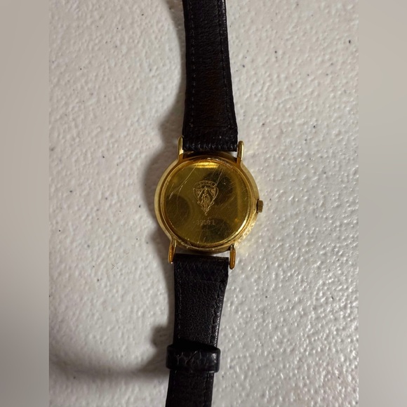 GUCCI 3000 33mm GOLD BLACK DIAL VINTAGE SWISS MADE WATCH QUARTZ F340 - Picture 4 of 12